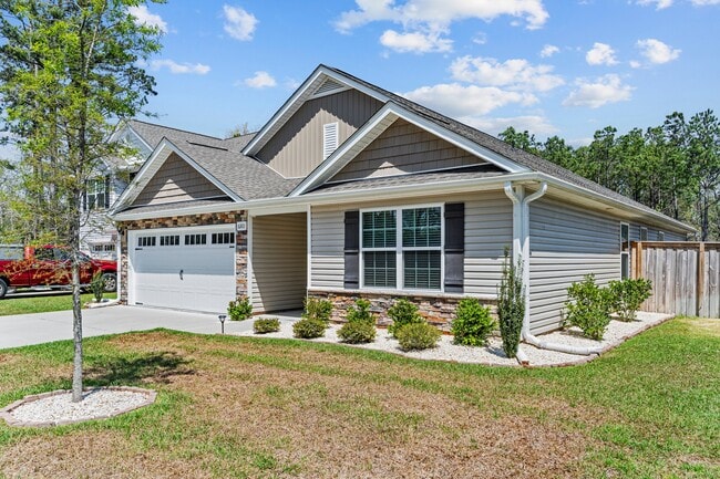 Photo - 680 Aurora Pl