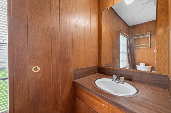 Building Photo - 4019 Beatrice Ave