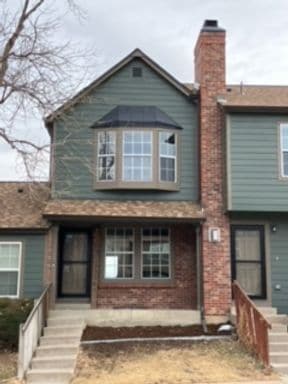 Building Photo - Fully Renovated Townhome in Great Aurora Community