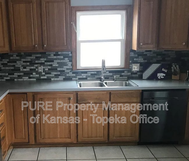 Photo - 3520 SW Brendan Ave