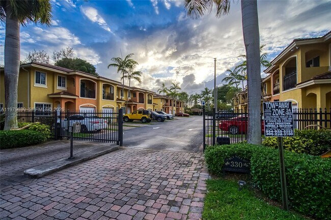 Photo - 330 SW 2nd Ave