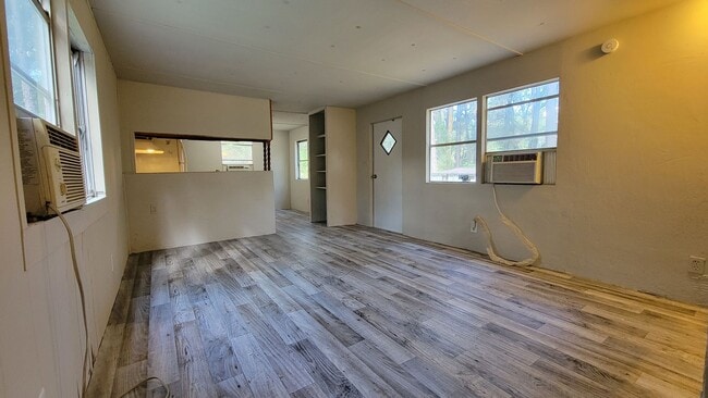 Building Photo - 2 Bed | 1 1/2 Bath | Fenced & Gated 1/4 Acre of land