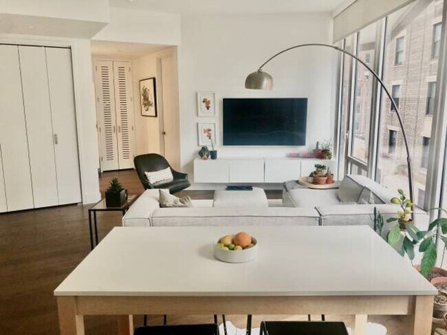 Photo - East 44th Street Unit 19M