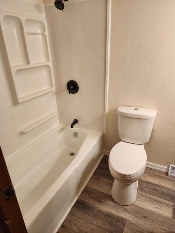 Photo - 511 Roland St