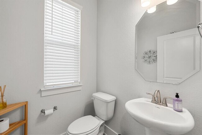 Photo - 8602 McKamy Dr