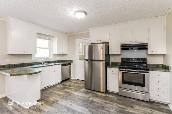 Photo - 140 Little Hampton Dr