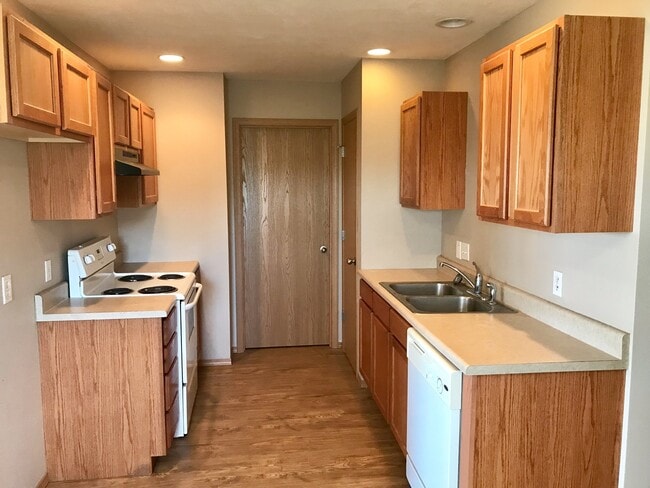 Photo - Super clean 2 bedroom 2 Bath Duplex in Clever MO