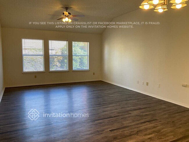 Photo - 8005 Yacht Club Dr