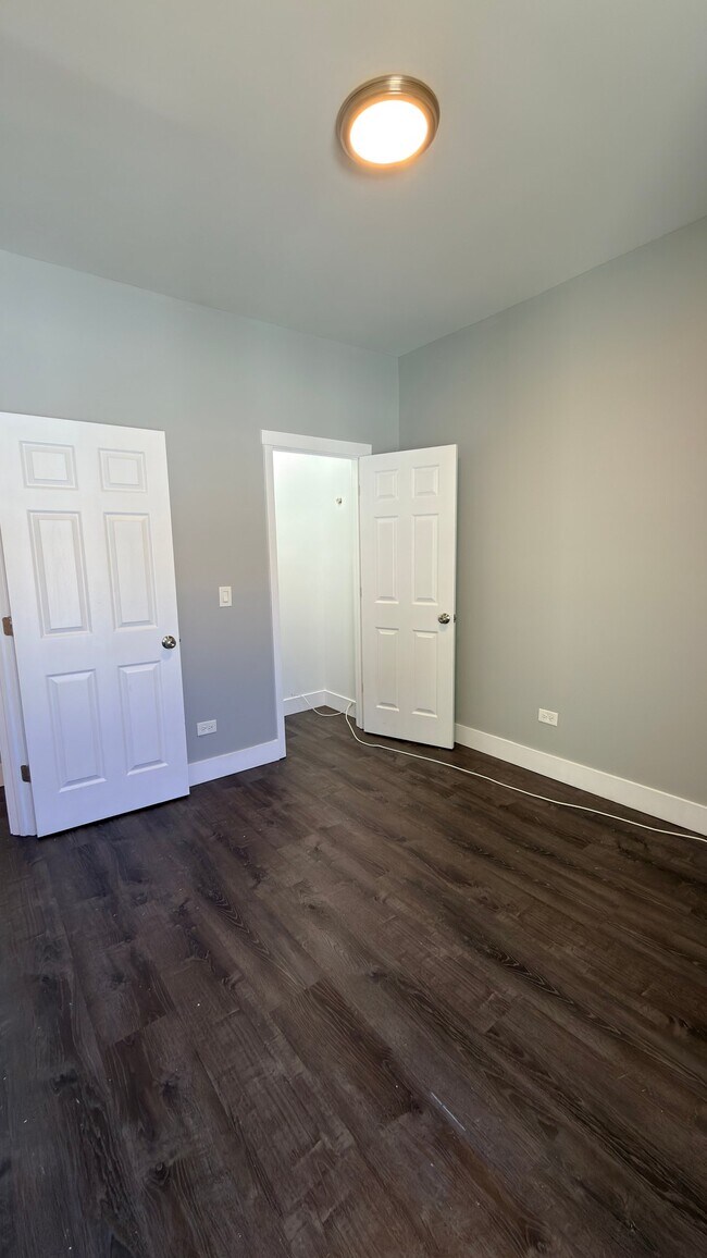 Photo - 904 W 68th St Unidad 2