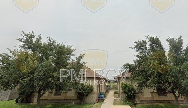 Building Photo - 407 N Lotto Ln Unit B