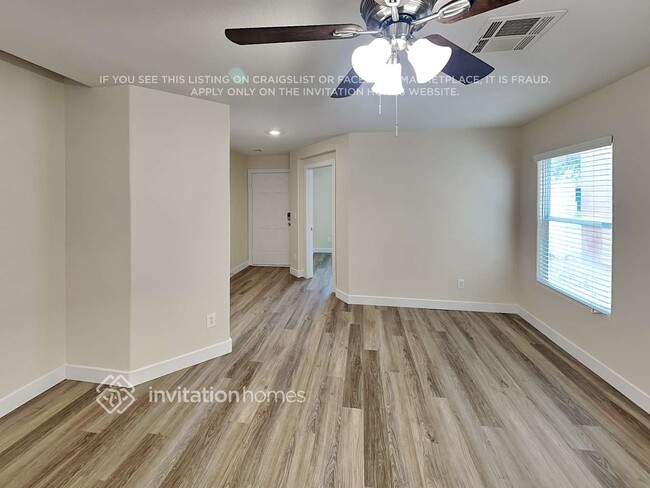 Photo - 701 Jewel Tower St