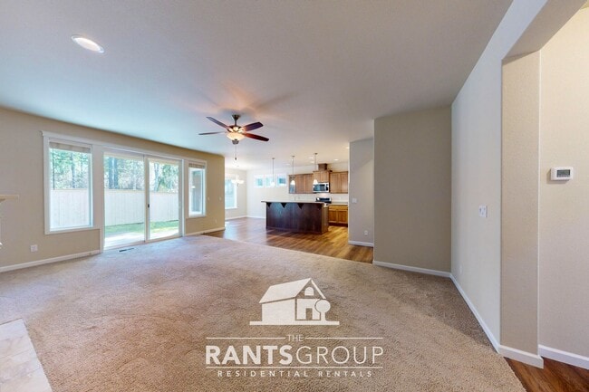 Photo - Beautiful 5 Bedroom 4 Bath Home in the sou...