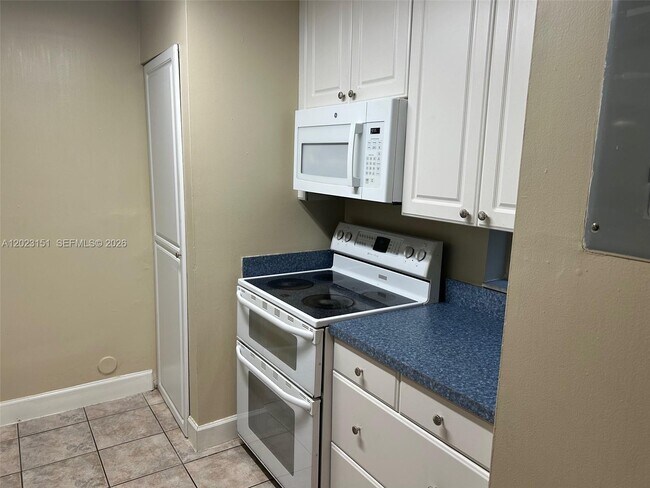 Photo - 301 SW 86th Ave Unidad 102