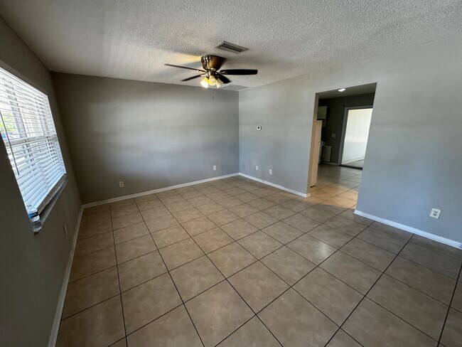 Photo - 118 Abel Rd NW