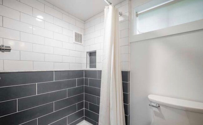 Photo - 2444 S Oakland St
