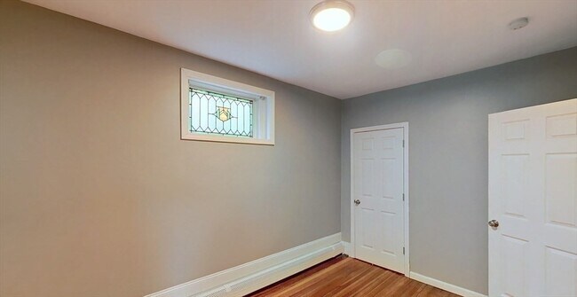 4 Weld Ave Unit 1