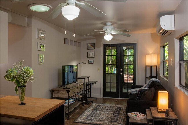 Photo - 1631 Bonita Ln