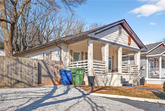 Photo - 1059 Fortress Ave SW