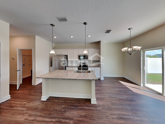 Photo - 4714 Reisswood Loop