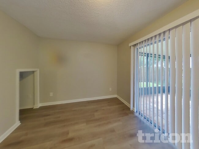 Photo - 11011 Greenaire Dr