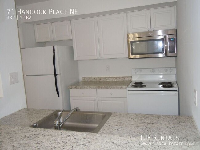 Photo - 71 Hancock Pl NE