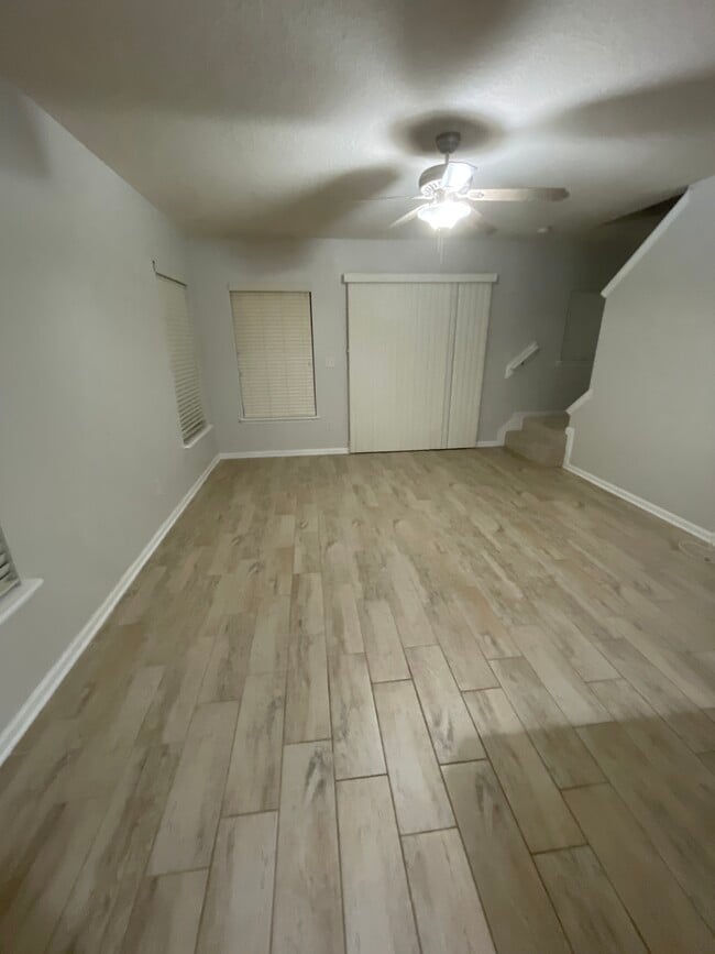 Photo - 159 Merlot Way