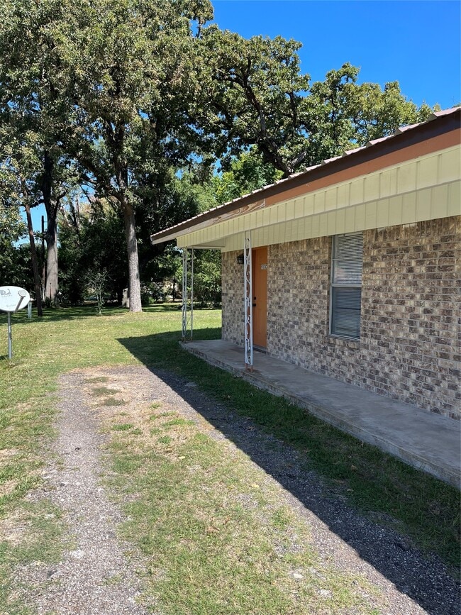 Photo - 913 Prentice Ln