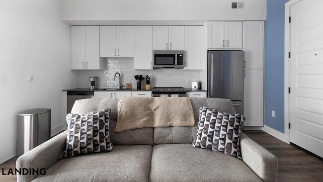 2727 Albany St Unit 605