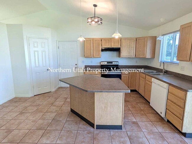 Photo - Updated 4 Bed, 2 Bath SFH