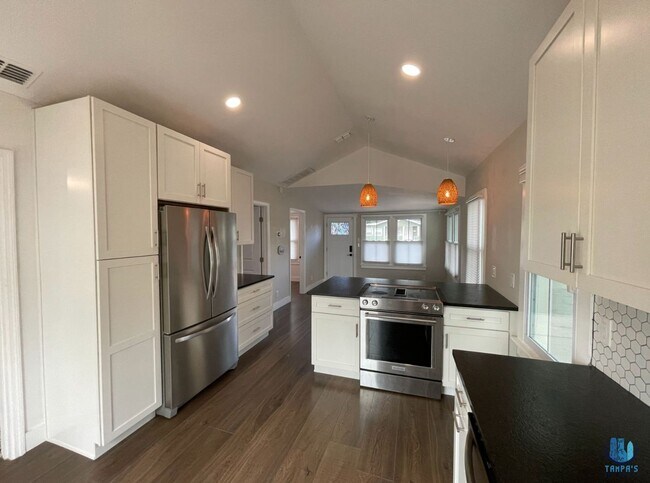Photo - Adorable Bungalow in the Heart of Gulfport
