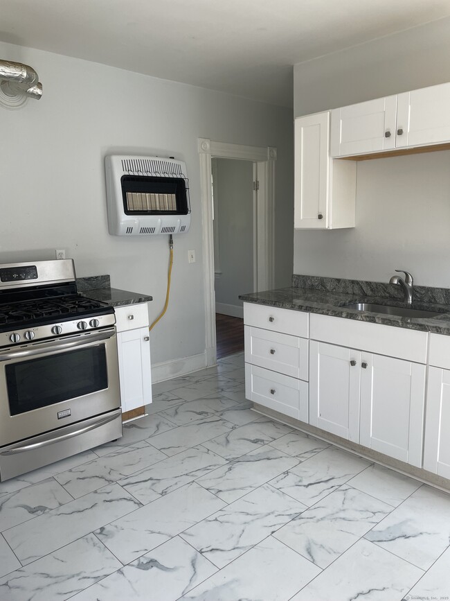 Building Photo - 204 Alder St Unit 3 Rental