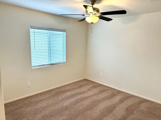 Photo - 1556 Demain Dr