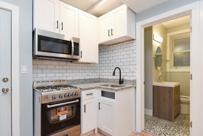 Building Photo - 1624 W Beach Ave Unit G09C Rental
