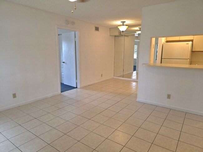 Photo - 4709 Lucerne Lakes Blvd E Unidad 101