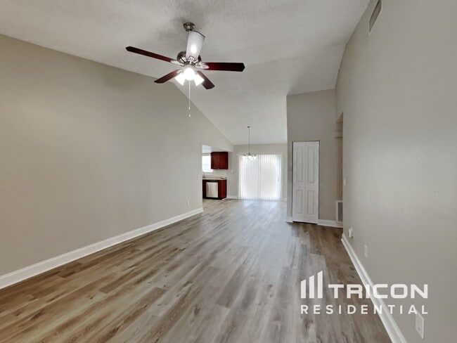 Photo - 4051 Forecast Dr