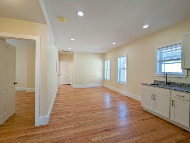 Photo - 73 Merriam St Unidad 2