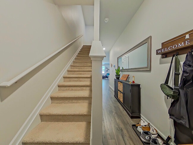 Photo - 882 Quaint Parish Cir