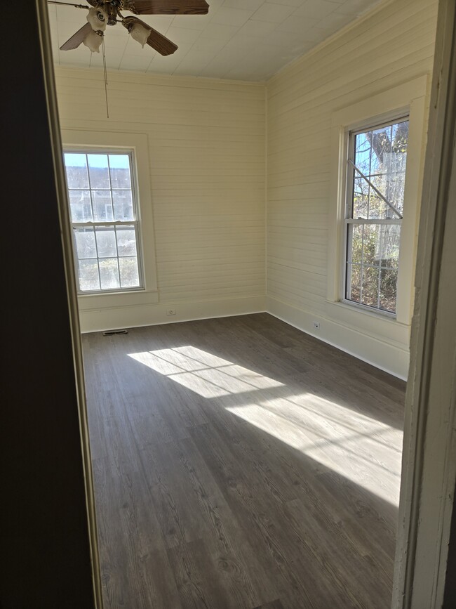 Photo - 203 Bailey St