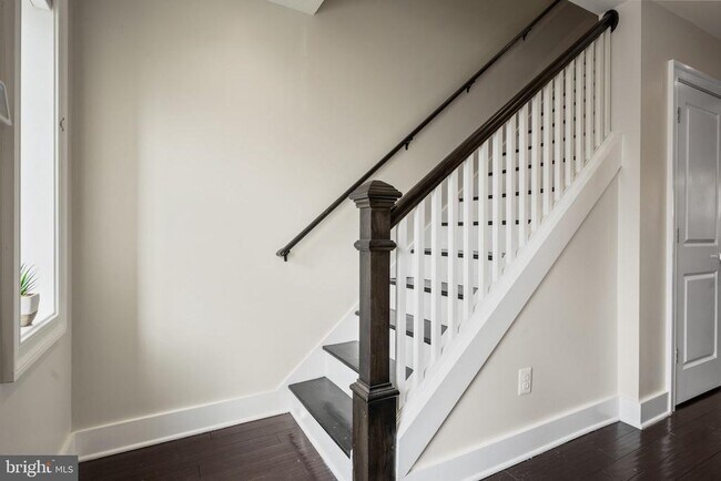 Photo - 1259 16th St NE