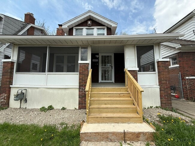 Renovated 3-Bedroom Home – We Welcome Sect... - Renovated 3-Bedroom Home – We Welcome Sect...