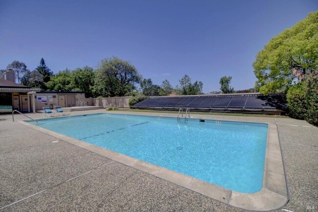 Photo - 22 Lakeview Ct