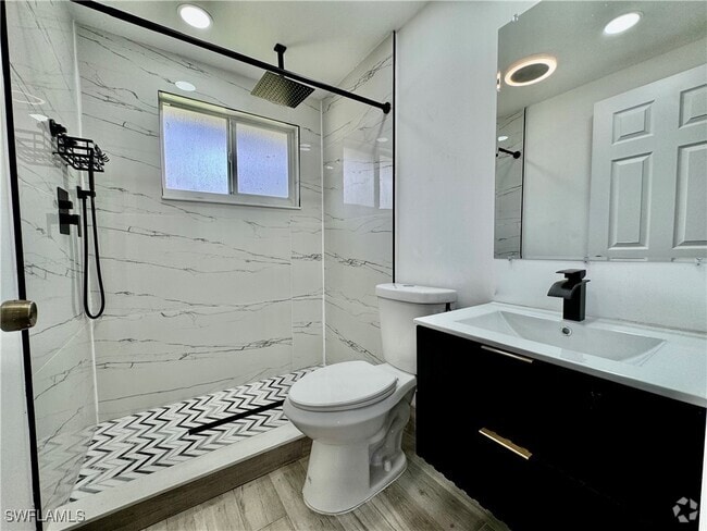 Building Photo - 2169 Barry Dr Rental