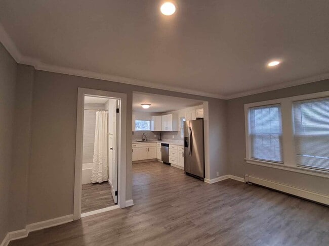 Photo - 4 Embroidery St