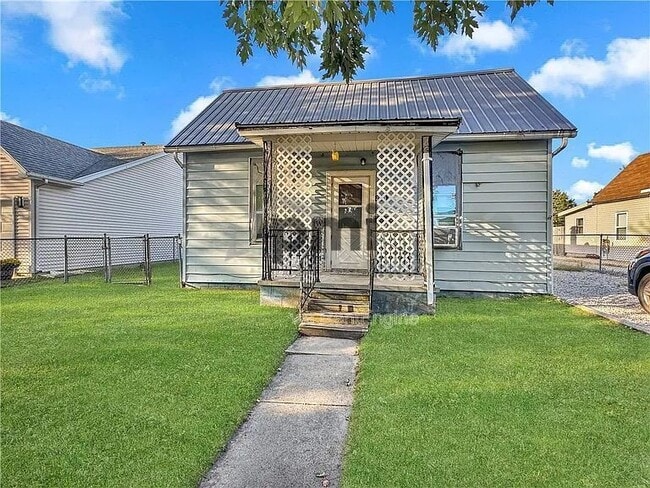 Building Photo - 2808 Champaign Ave