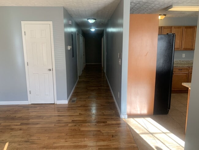 Photo - 194 Lake Dr