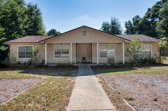 Building Photo - Charming 2-Bedroom Townhome – $1,550/mo