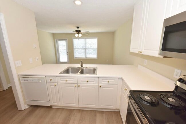 Photo - 2428 E University Dr