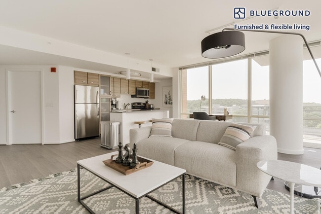 Photo - 8421 Broad St Unidad SI FL7-ID813