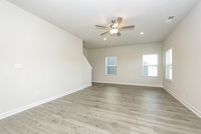 Photo - 3321 Quintana Dr