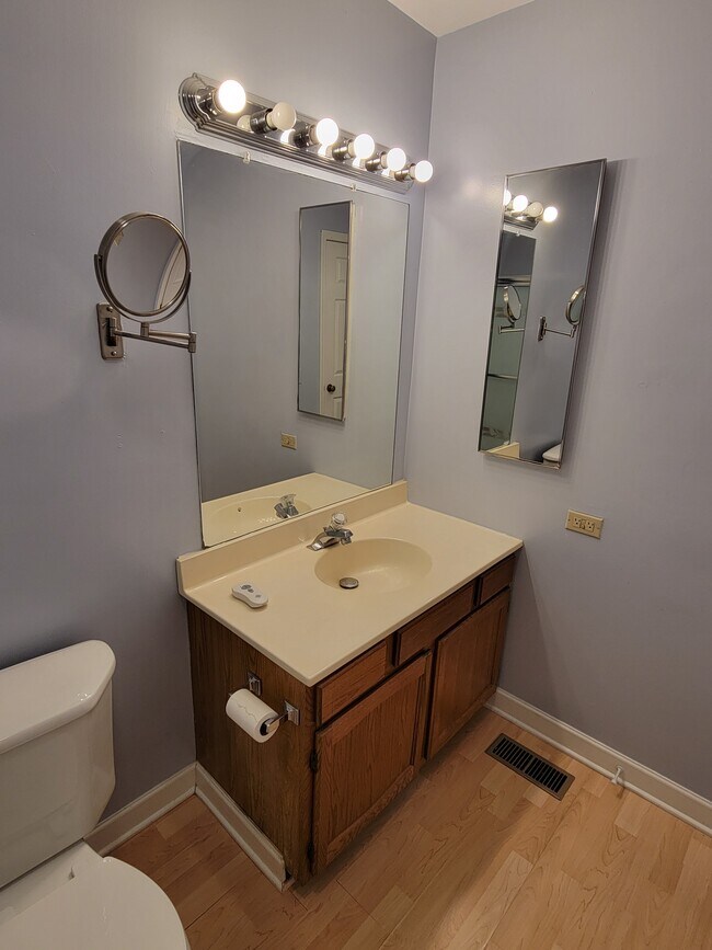 2116 Rugen Rd Unit D